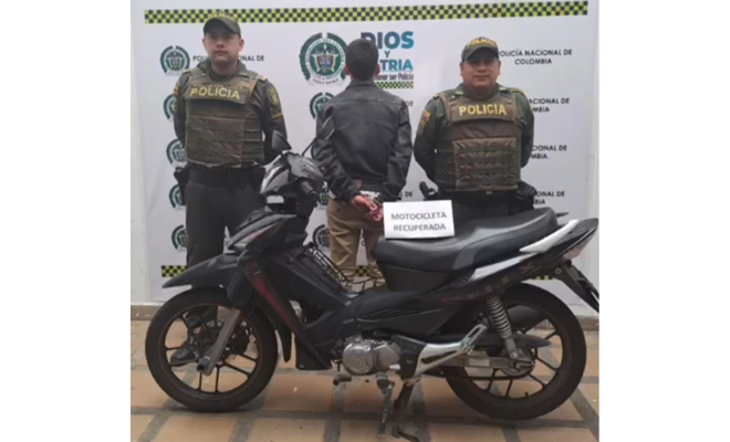 tras el llamado oportuno a la línea 123 se logra recuperar la motocicleta