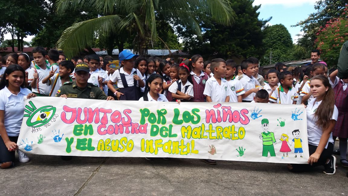 campaña-silbaton-juntos-por-los-niños-florencia
