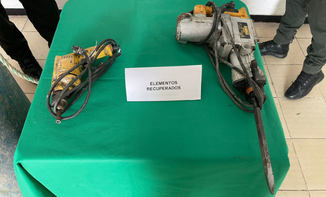 Captura en flagrancia de dos personas por el delito de hurto