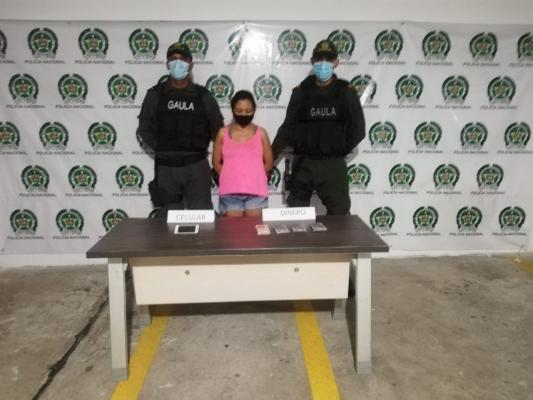 La captura se dio luego de la denuncia de un ciudadano quien manifestó ser víctima de intimidaciones y exigencias económicas.