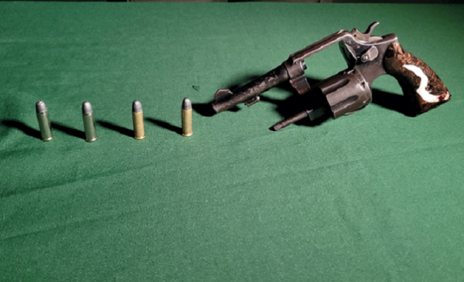 Siete armas de fuego inacutadas Siete armas de fuego inacutadas