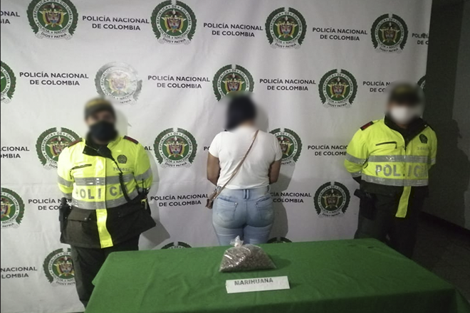 En hechos aislados fueron capturadas dos personas transportando estupefacientes En hechos aislados fueron capturadas dos personas transportando estupefacientes