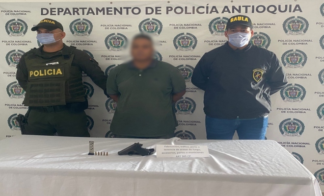 La intervención en flagrancia permitió incautar un arma de fuego y afectar finanzas de una estructura criminal