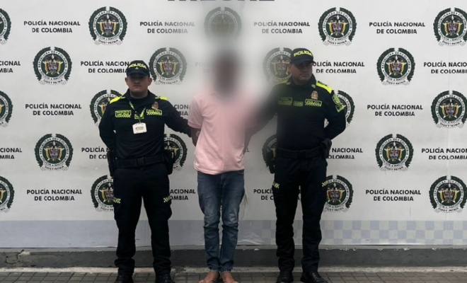 Policías detienen a alias loquillo por hurto