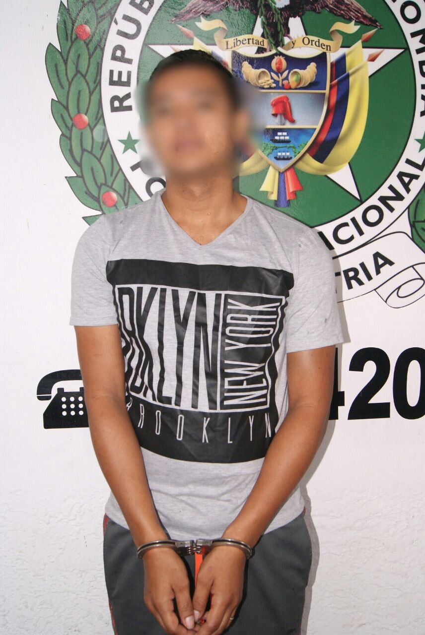 Capturado-hombre-momentos-en-que-pretendía-cometer-un-hurto-en-la-ciudadela-la-libertad