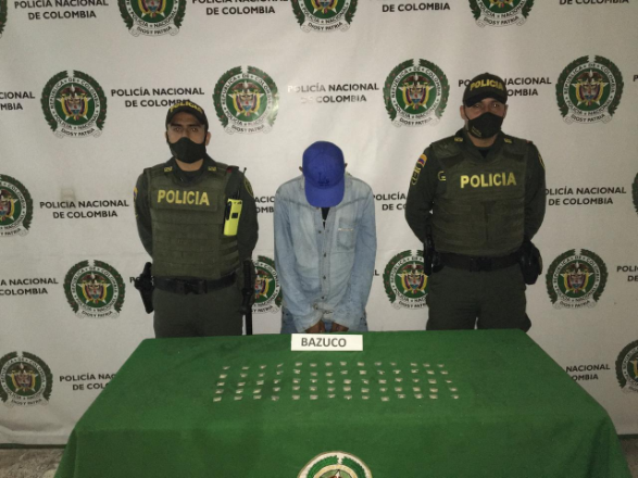La droga tiene un peso de 70 gramos  Capturamos un hombre de 34 años con basuco en la galería
