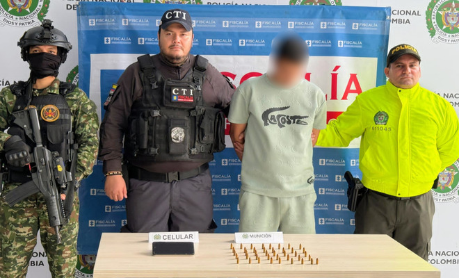 Persona posiblemente capturada fue presentada junto con elementos incautados por la Policía Nacional,  Ejercol y la Fiscalía General de la Nación.