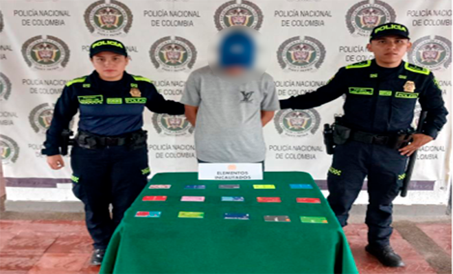 capturado y dos policias