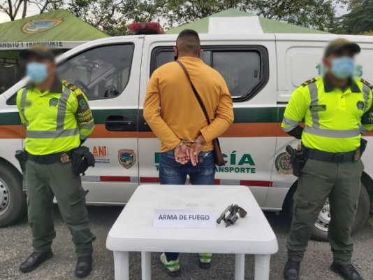 labores de patrullaje y control sobre los ejes viales arrojan importantes resultados. Capturamos a un sujeto por porte ilegal de armas de fuego