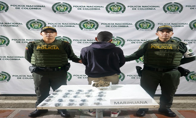 Un ciudadano capturado con marihuana en una bolsa 