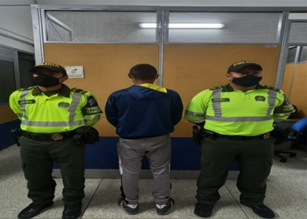 La seccional de tránsito y transporte seguirá realizando controles en la zona urbana y rural Capturamos un hombre por uso de documento público falso