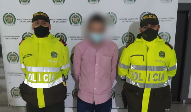 El hombre es señalado de agredir a su compañera sentimental  Capturamos un hombre por violencia intrafamiliar y daño en bien ajeno