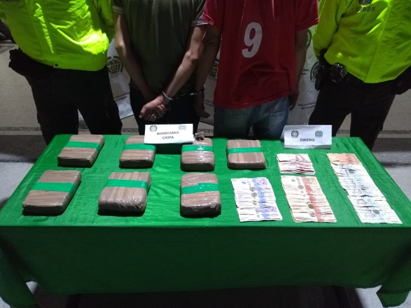 La droga tiene un avaluó de $11.520.000 Capturamos a “Carlos “ y a “jhony” con 32 kilos de marihuana en Villamaría