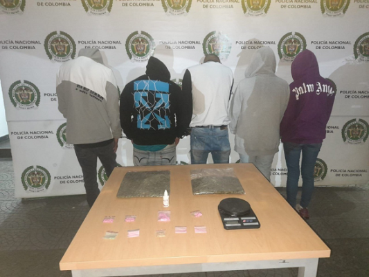 En el barrio la asunción fueron capturadas 5 personas  En el barrio la asunción fueron capturadas 5 personas con estupefacientes