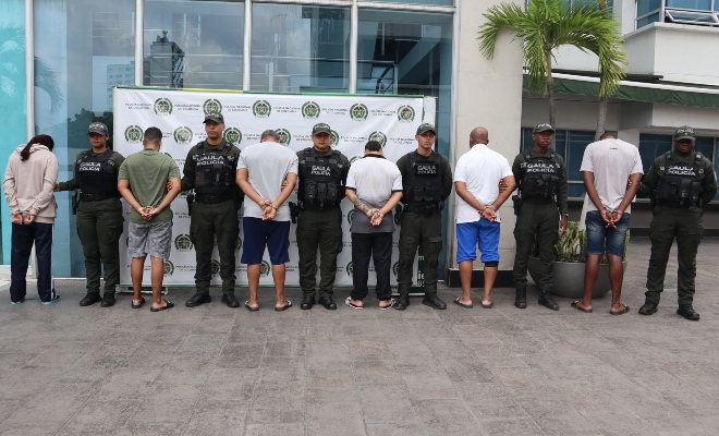 Gaula policía presenta capturados por extorsión
