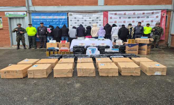 Dos polic&iacute;as, dos soldados y dos funcionarios del CTI custodian 12 capturados y mercanc&iacute;a 