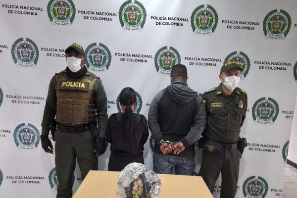 Actividades operativas contra el microtráfico En el barrio centenario fueron capturadas dos personas con  5 kilos de base de coca