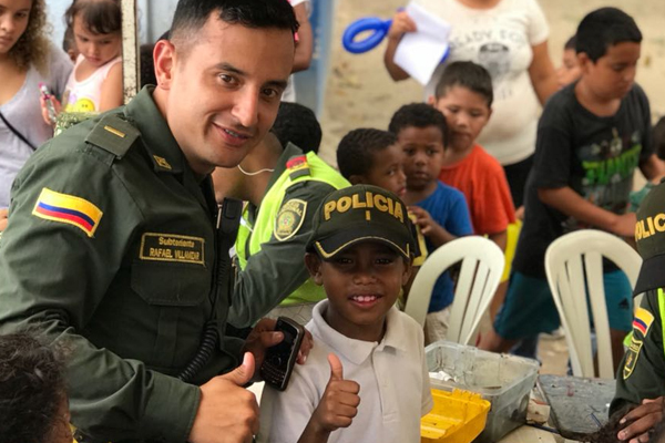 Nos unimos con regocijo a la celebrar el día del niño