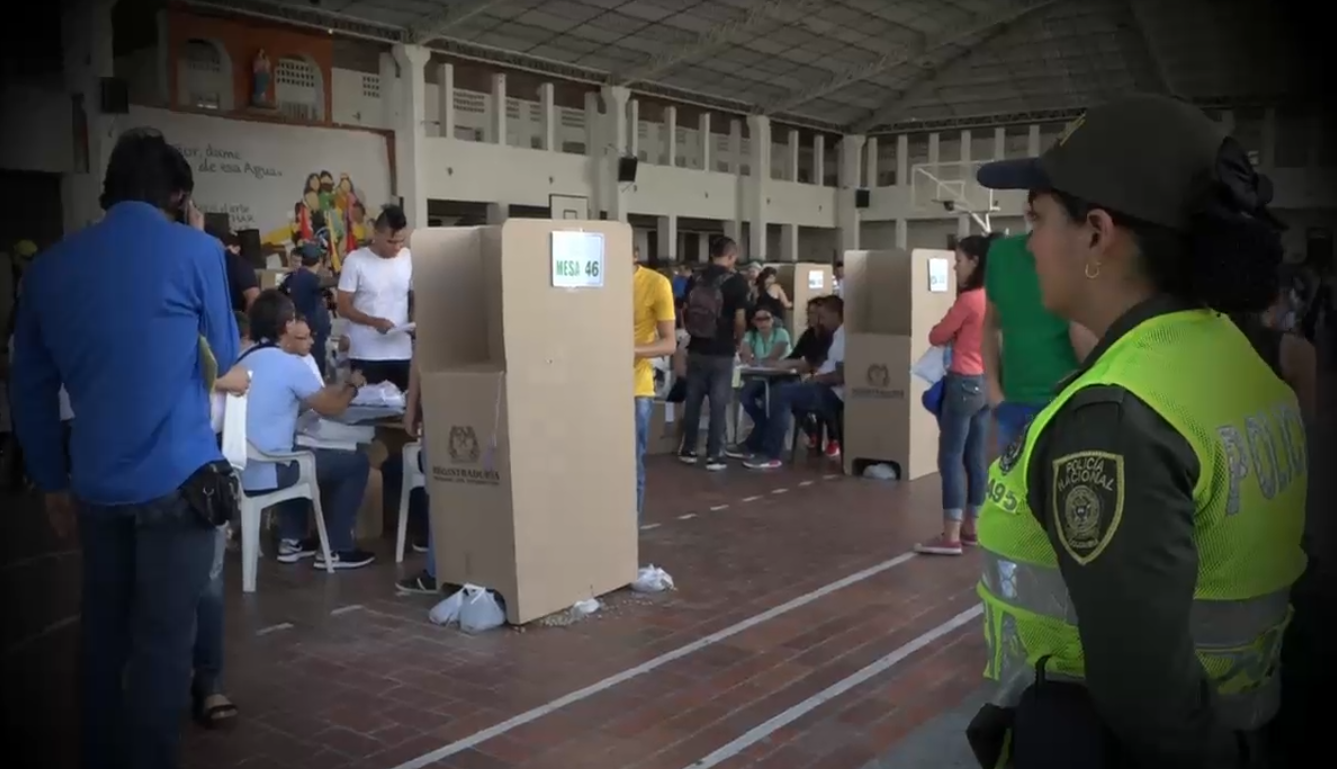 cerca-de-1600-uniformados-atenderán-cualquier-requerimiento-que-se-presenten-en-los-puestos-de-votación 
