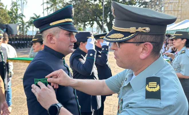 La Policía Metropolitana de Bucaramanga realizó ceremonia de ascenso y juramento de bandera