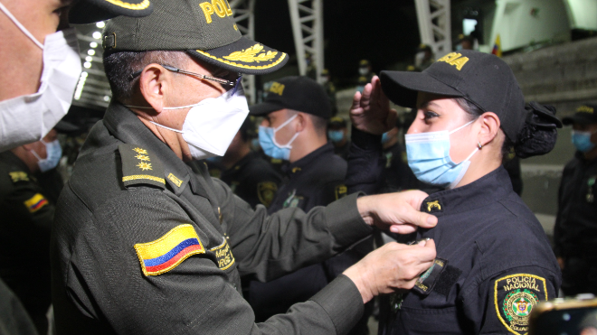 59 condecorados en la medalla al valor y servicios distinguidos Director de la Policía Nacional reconoce “El honor de ser Policía desde la ciudad de Manizales”