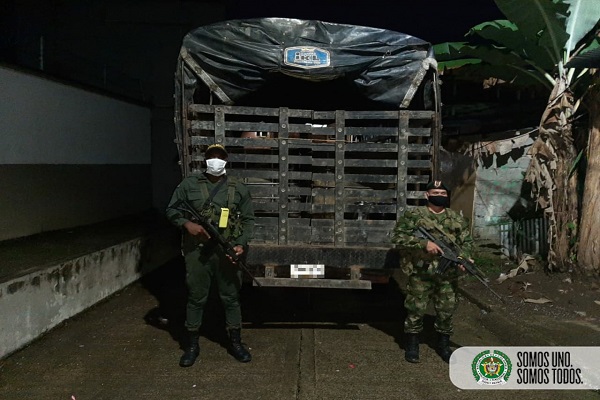 Continuamos-arremetida-contra-el-transporte-ilegal-de-hidrocarburos-en-el-Chocó