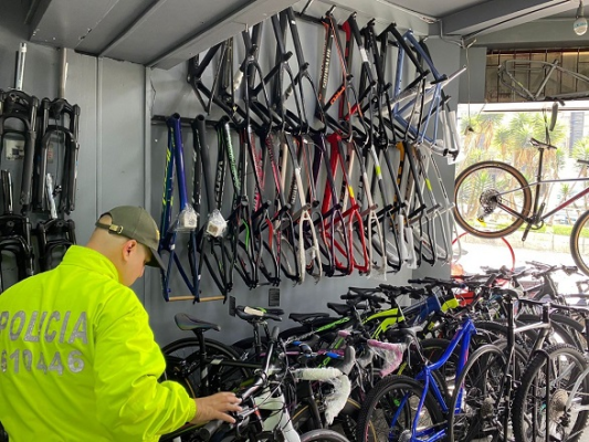 Acciones preventivas contra el comercio ilegal de autopartes  Acciones preventivas contra el comercio ilegal de autopartes en Manizales