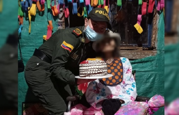La mujer con una enfermedad terminal, falleció en las últimas horas Gracias a la Policía y a la comunidad del barrio Bajo Andes, “Mirella” cumplió su último deseo de celebrar su cumpleaños