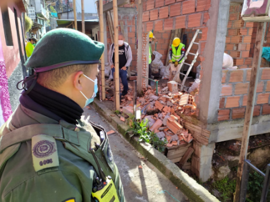 La actividad se llevó a cabo en el barrio Pio XII Realizamos la demolición de un inmueble por no cumplir con los requisitos de uso de suelos