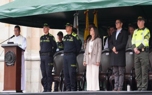 Policías estarán presentes en más de 400 centros religiosos, 15 de ellos priorizados como Monserrate, 20 de Julio, Cerro de Guadalupe