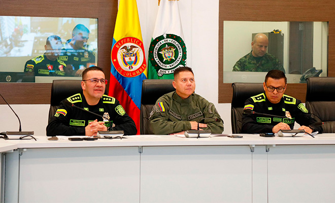 PMI conmemoración del Día del Trabajo, señor director general de la Policía Nacional, juntos a dos señores generales.