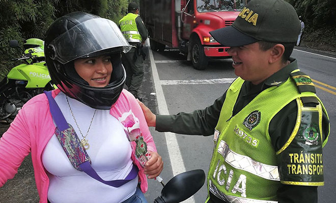 En-el Meta-nuestros-policías-realizan-homenajes-en-el-‘Día-Internacional-de-la Mujer’