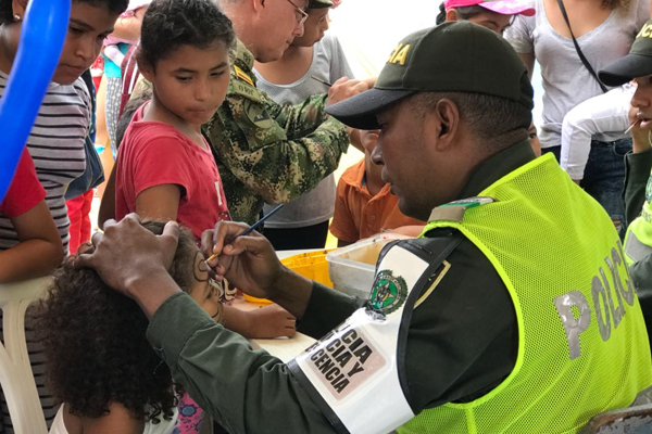 Nos unimos con regocijo a la celebrar el día del niño