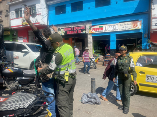 Invitamos a celebrar esta tradicional noche en paz y tranquilidad 1.500 policías en Manizales están listos para acompañar la “noche de fin de año”