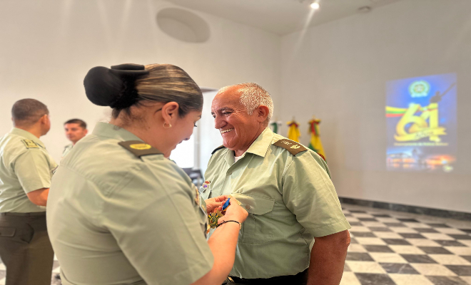 durante la mañana la policía nacional en el departamento de bolívar realizo una relación general en aras de el cumplimiento de sus 64 años 