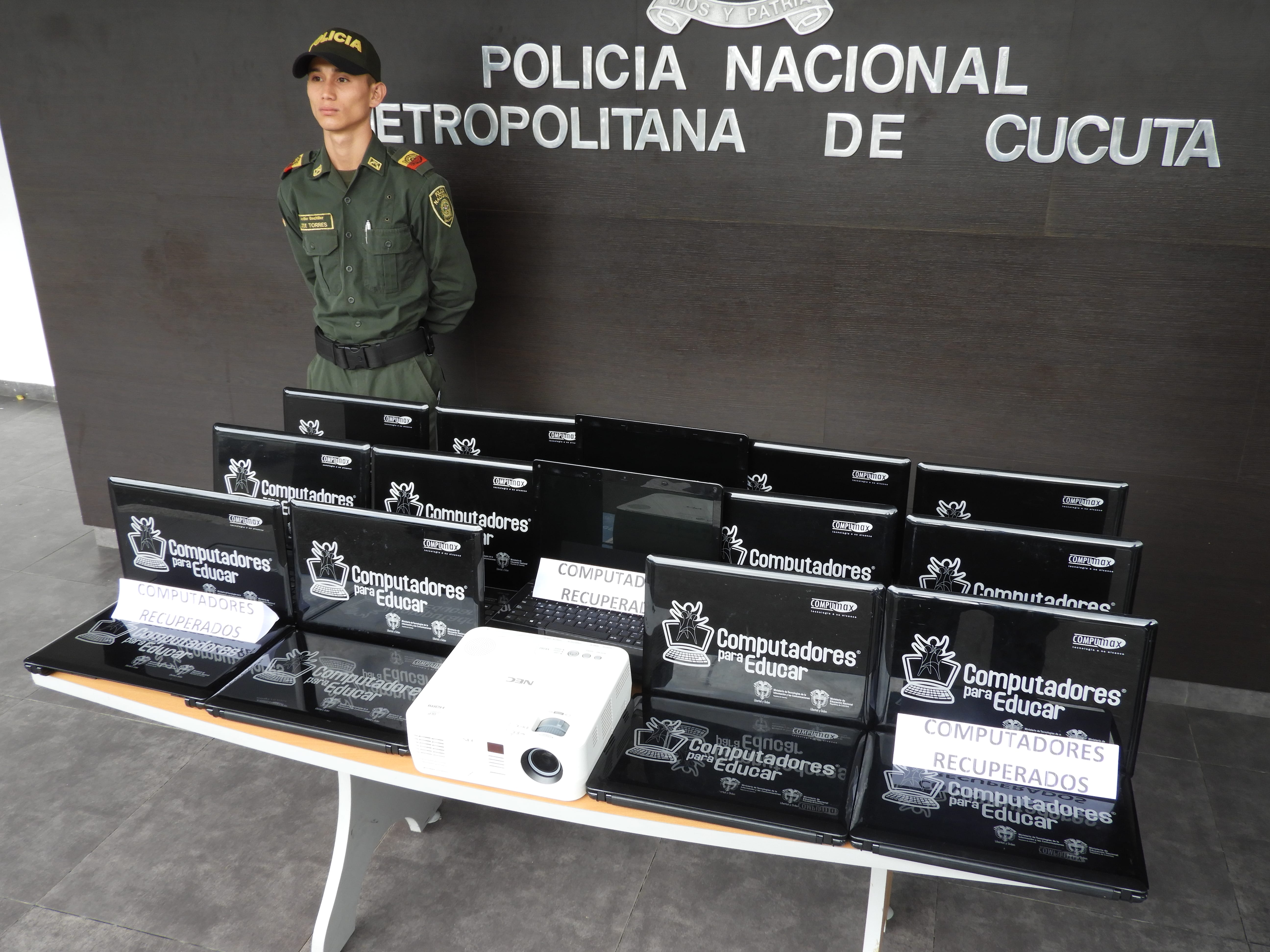 los-equipos-de-computación-habrían-sido-hurtados-en-una-institución-educativa-de-la-ciudadela-juan-atalaya