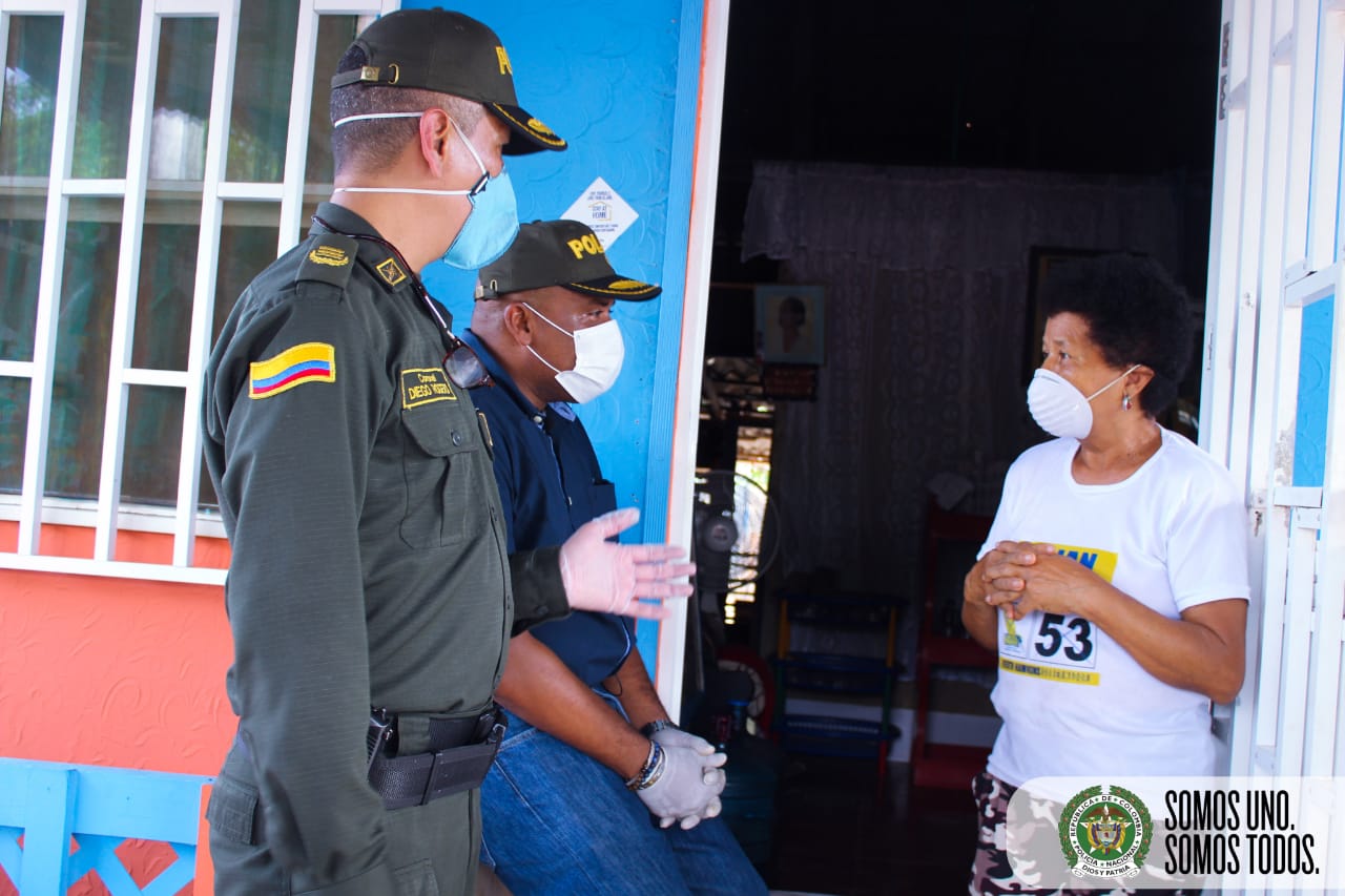 Entrega de ayudas humanitarias