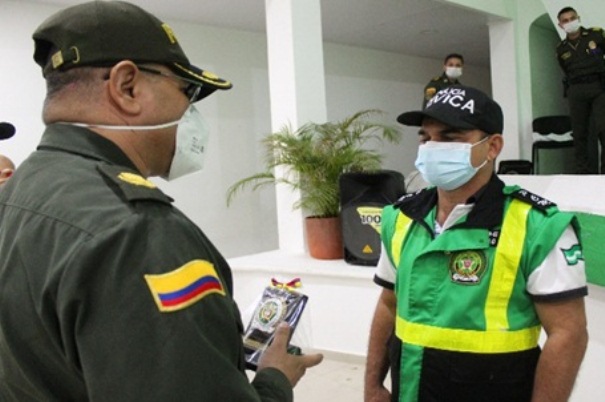 Entrega-de-reconocimientos-a-la-Policía-Cívica-de-Mayores-y-la-Red-de-Aliados-y-Líderes-Comunales