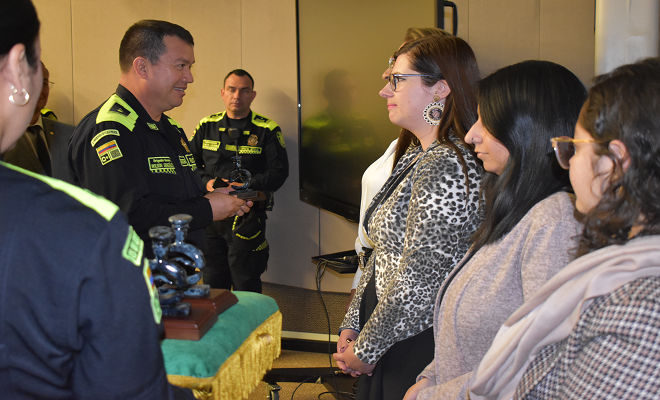 Entrega de reconocimientos.