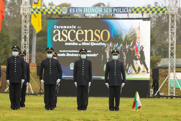 Ascenso de un personal de Nivel Ejecutivo e ingreso al grado de Subintendente de patrulleros de la Policía Nacional 