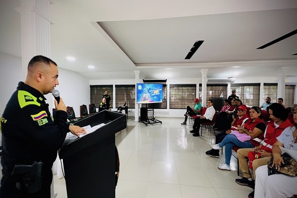 Señor coronel Héctor Jairo Betancourt Rojas comparte palabras a la audiencia