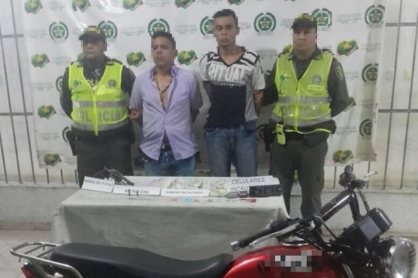 foto-capturados-dos-hombres-por-los-delitos-de-hurto