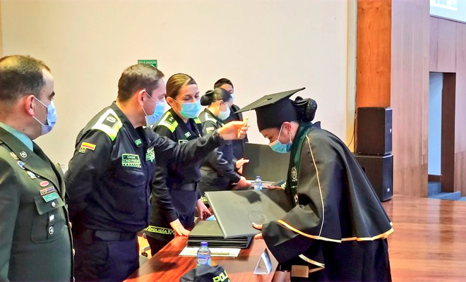 Ciento treinta y cuatro estudiantes de la Escuela de Posgrados de Policía, reciben sus títulos como Especialistas y Magister