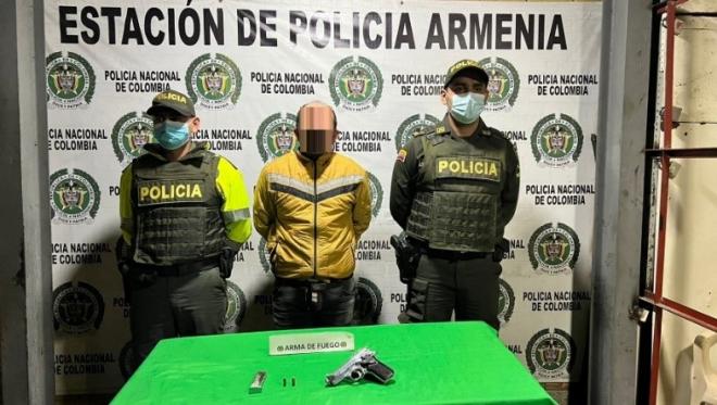  Hombre capturado por arma de fuego