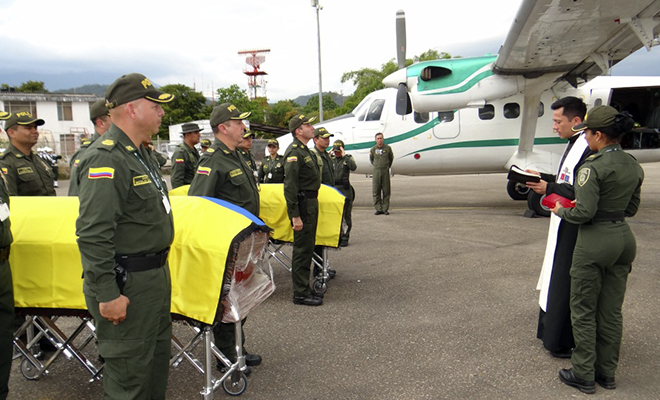 Con-honores-la Policía Nacional-dio-el-último adiós-a-nuestros-dos héroes-de-la patria
