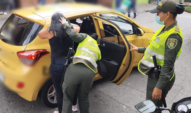 Gracias a la ayuda de la comunidad se lograron estas capturas Una mujer y un hombre capturados en flagrancia por cometer hurto a un taxista