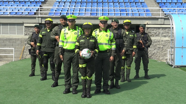 Disfrute-de-esta-fiesta-deportiva-en-compañía-de-su-familia-y-amigos-dos