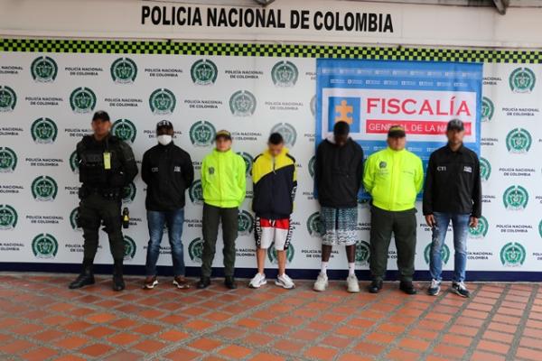 Capturados por homicidio y porte ilegal de armas de fuego Capturados por homicidio y porte ilegal de armas de fuego