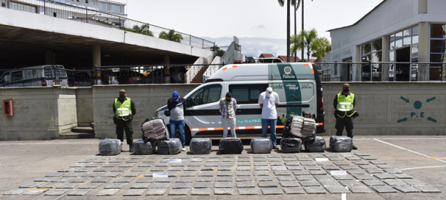 Tres-hombres-fueron-capturados-relacionados-con-esta-actividad-ilícita-en-el-corregimiento-de-Puerto-Caldas    