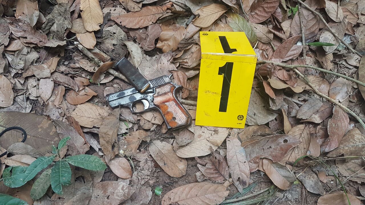 Policia Nacional trabajando de la mano con la comunidad gracias a la información de la comunidad se logró el hallazgo de armas de fuego y sustancias alucinógenas